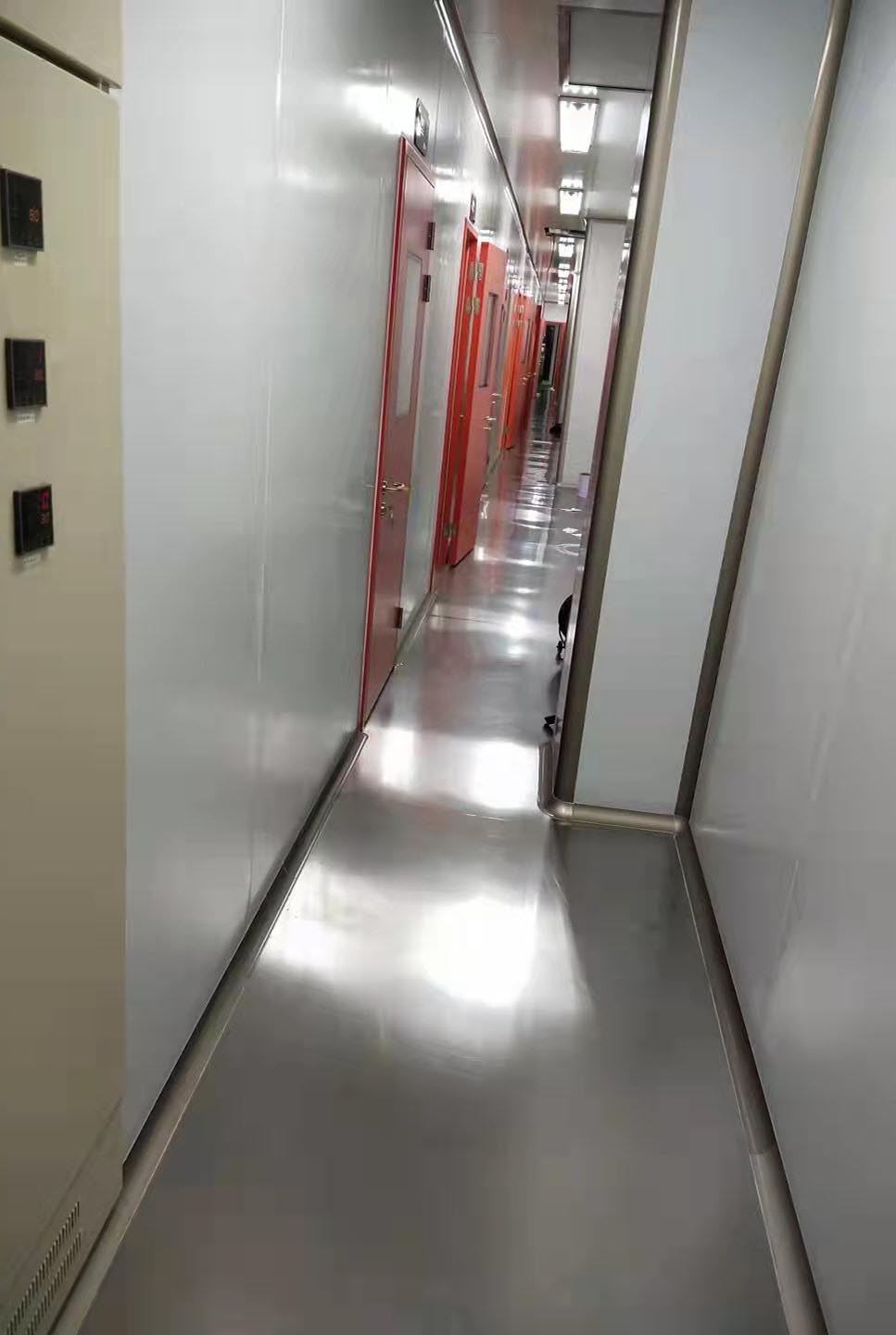 無塵自動<a href='http://www.9scare.com/' target='_blank' title='噴漆設(shè)備' style='color:#eb2828'><strong>噴漆設(shè)備</strong></a>.jpg